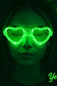 Yeşil LED Işıklı Kalp Gözlük – 3 Modlu
