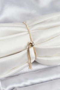 Yonca Model Zirkon Taşlı Gold Renk Asansörlü Su Yolu Bileklik