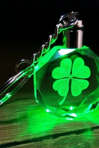 Yonca Tasarımlı Renk Değiştiren Anahtarlık