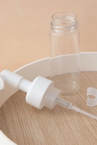 Yüz Temizleme Köpüğü Şişesi