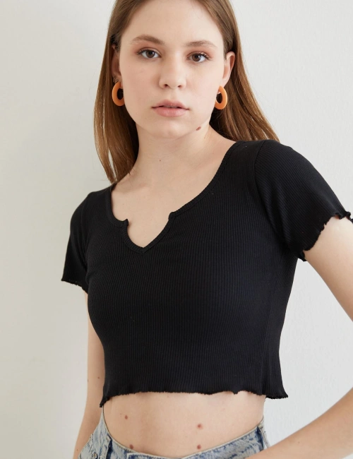 V Yaka Basıc Crop - Siyah