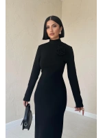 Siyah Omzu Güllü Düz Elbise