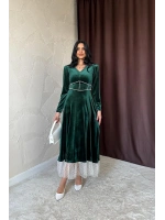 Kırmızı İnci Aksesuarlı Kadife Elbise