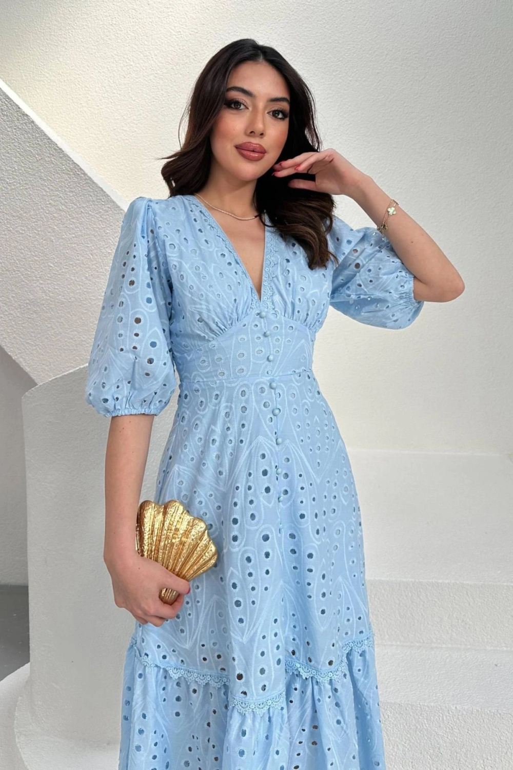 Ekru Büzgü Detaylı Dantelli Brode Elbise