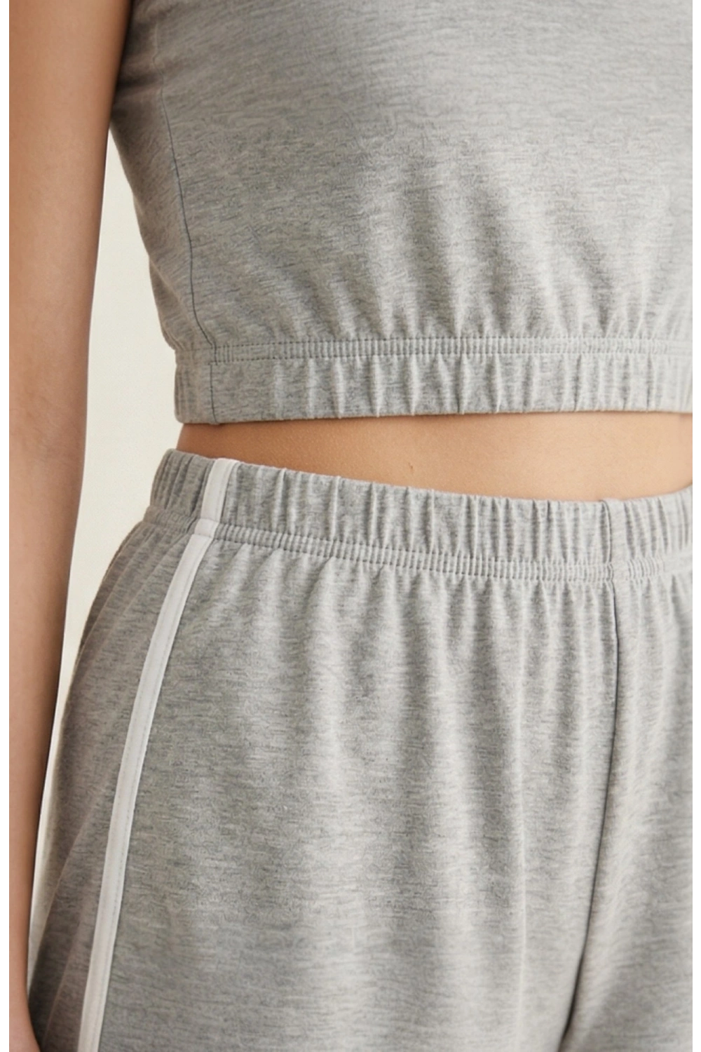 Kadın Gri Askılı Crop Top ve Şortlu Gecelik Takım