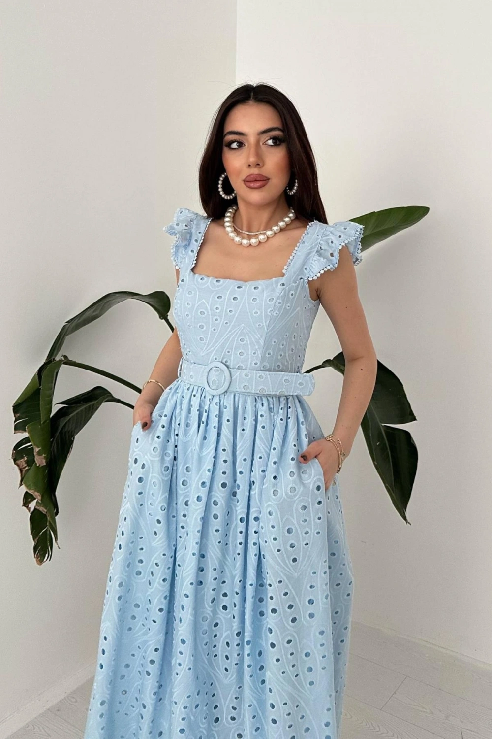 Mint Dantelli Brode Elbise