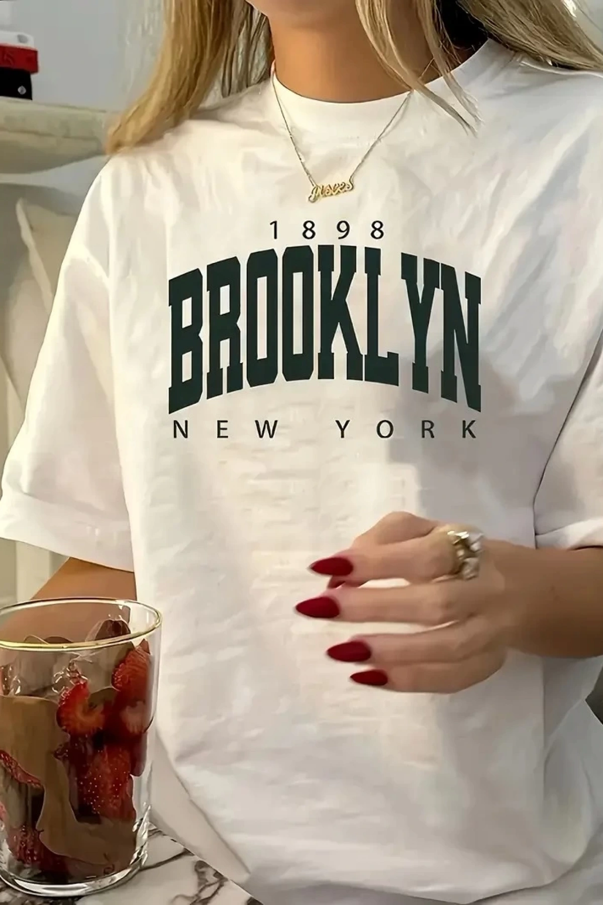 Brooklyn Harf Baskılı Düşük Omuzlu T-shirt, Rahat Kısa Kollu Bol T-shirt, Kadın Giyim - Beyaz