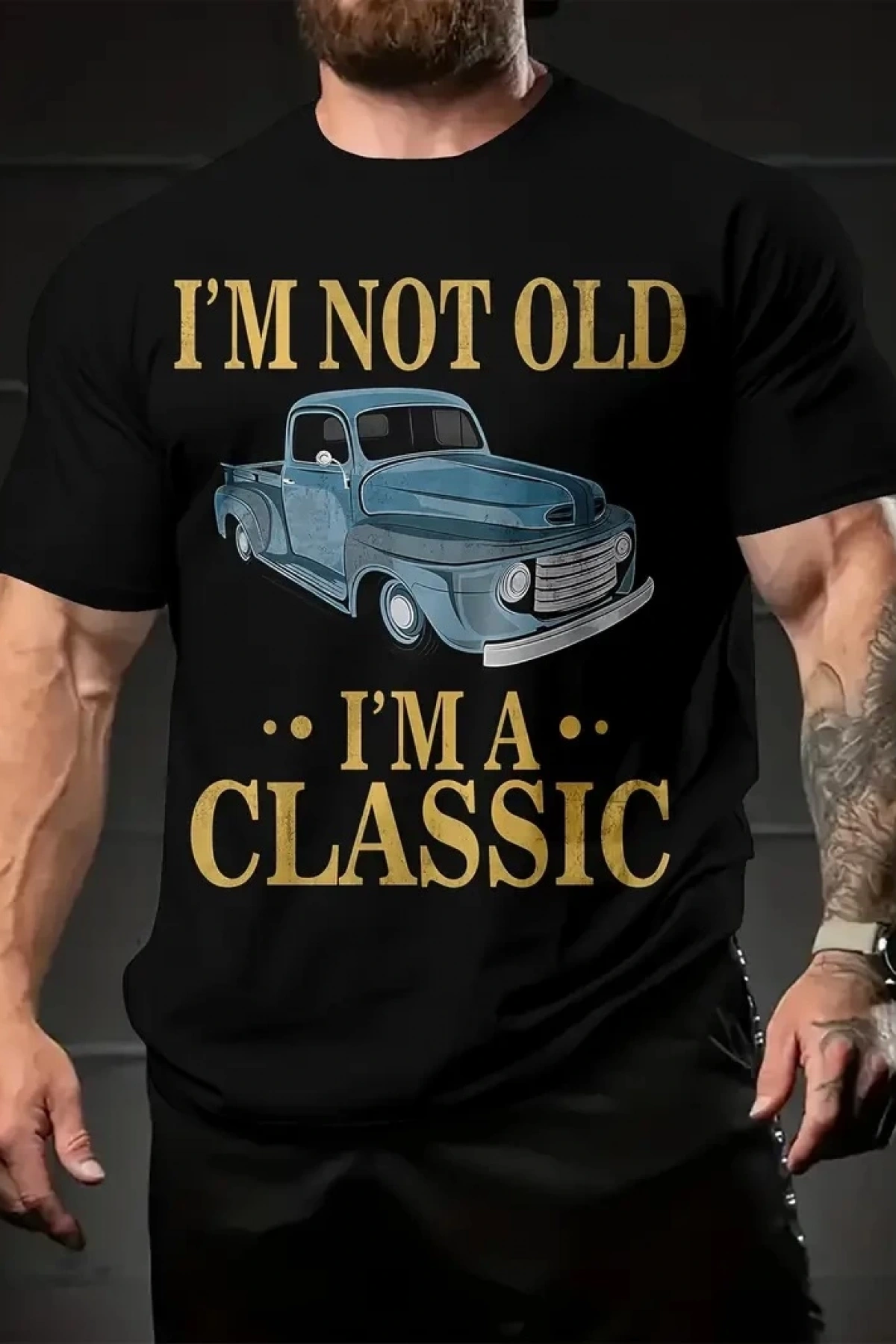 Erkek Vintage Araba Grafik T-Shirt - Ben Yaşlı Değilim Ben Bir Klasiğim Esprili Baskı  Nefes Alabilir Kumaş, Günlük Yaz ve Yıl Boyu Giyim için Oversize Kısa Kollu Tişört - Siyah