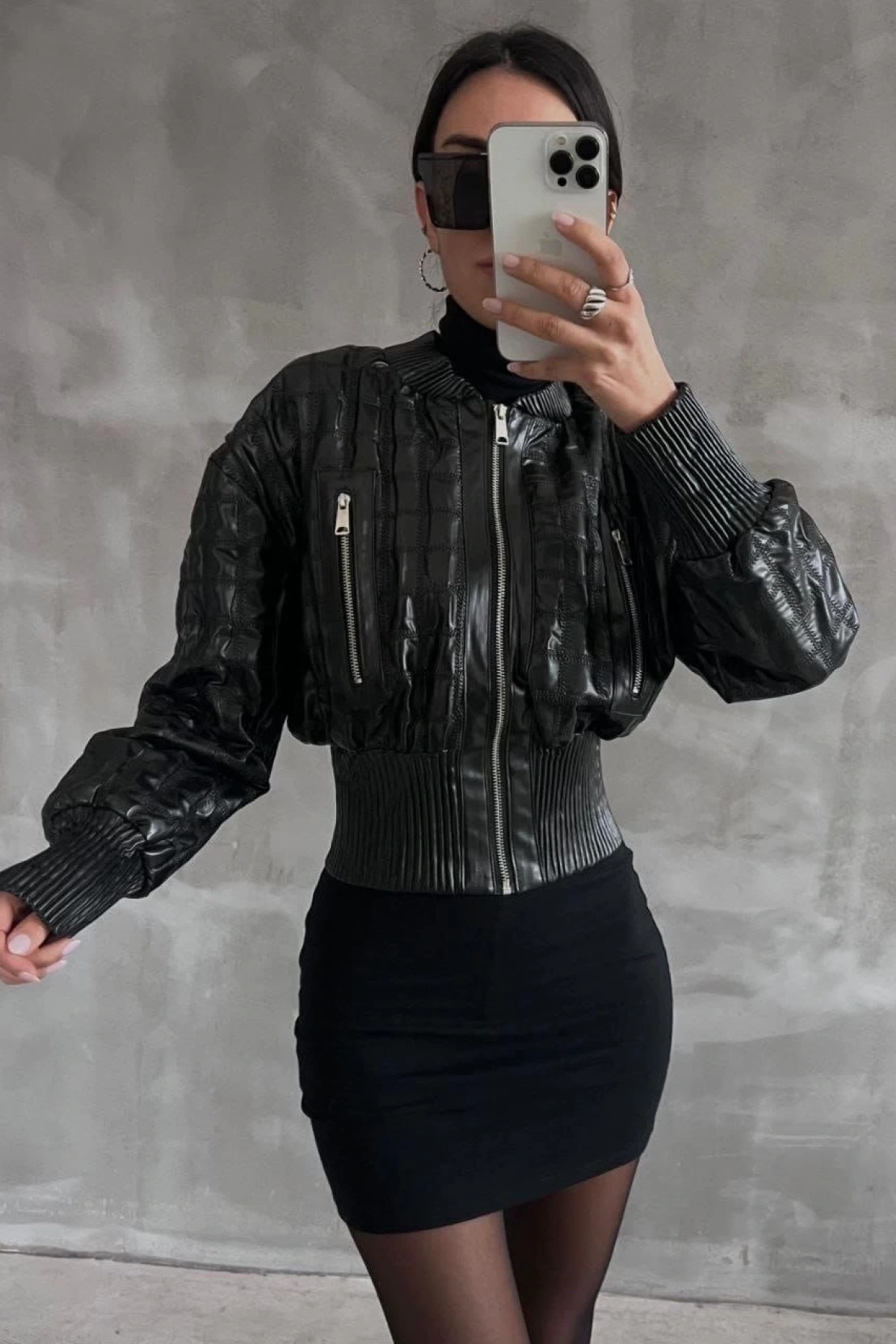 Beli büzgülü crop deri ceket siyah