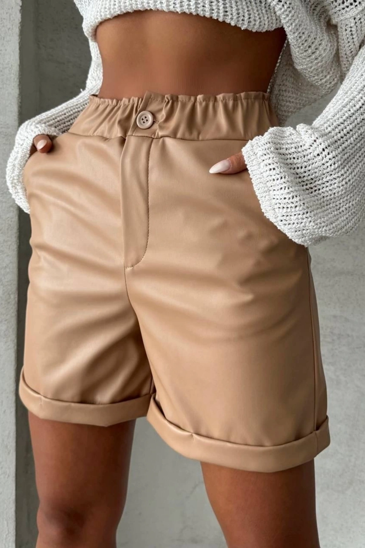 Beli lastikli duble paça deri şort bej w24755