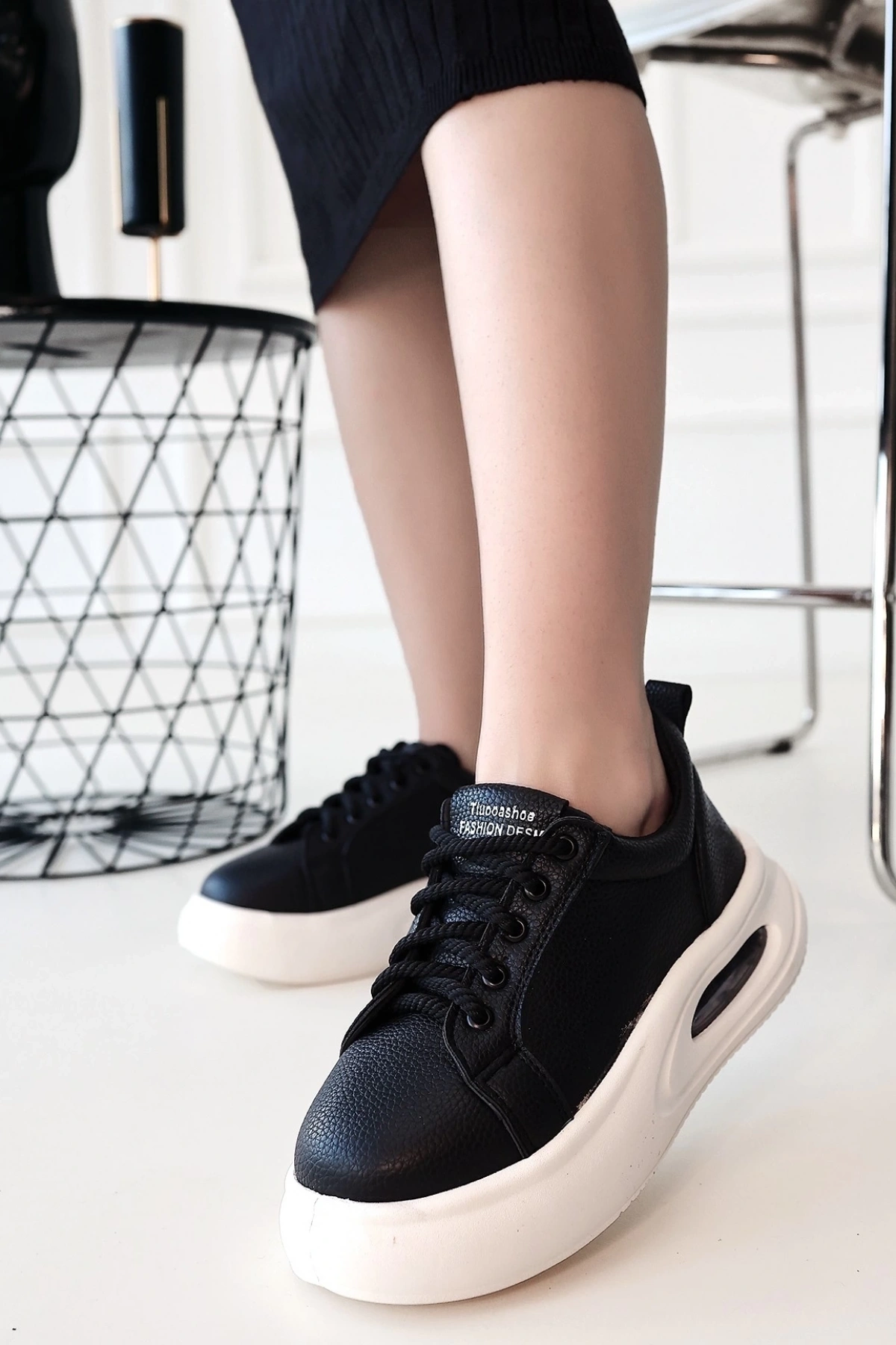 Chris Siyah Cilt Bağcıklı Spor Ayakkabı