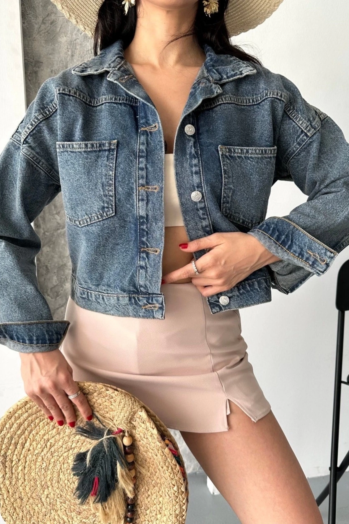 Çift cepli kol katlamalı kar yıkama crop kot ceket kahve tint d2000