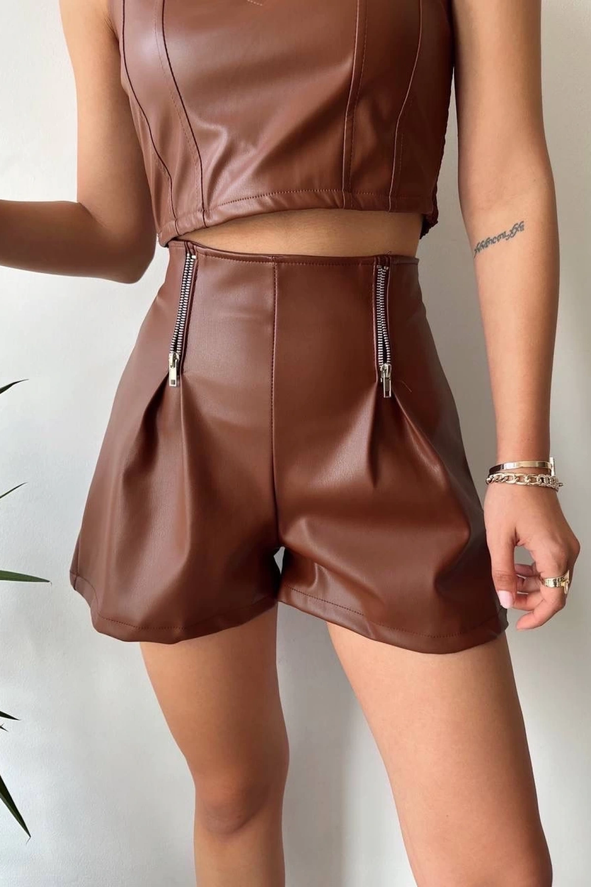 Çift fermuarlı deri şort kahve h24394