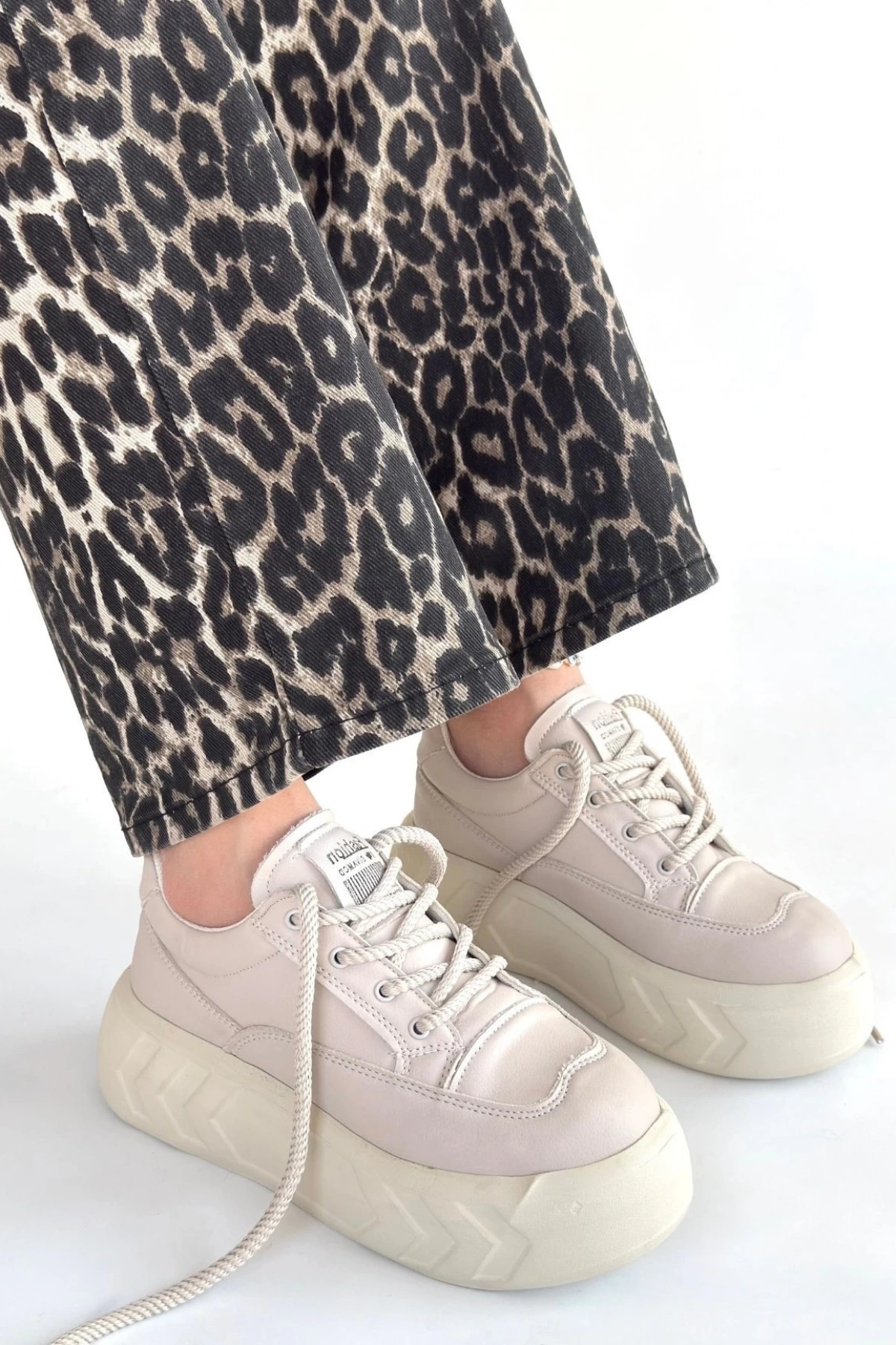 Emwa Bej Cilt Bağcıklı Spor Ayakkabı