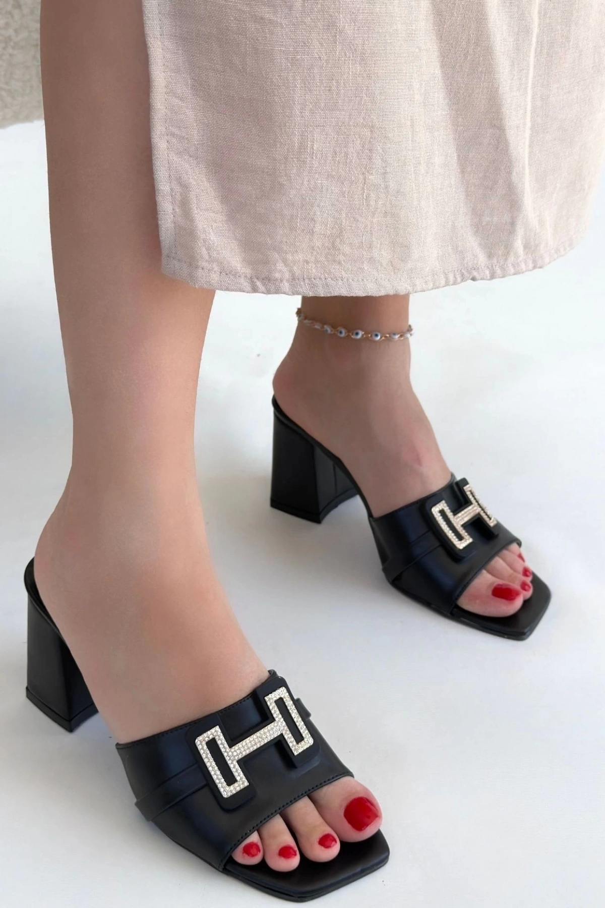 Erew Siyah Cilt Topuklu Terlik