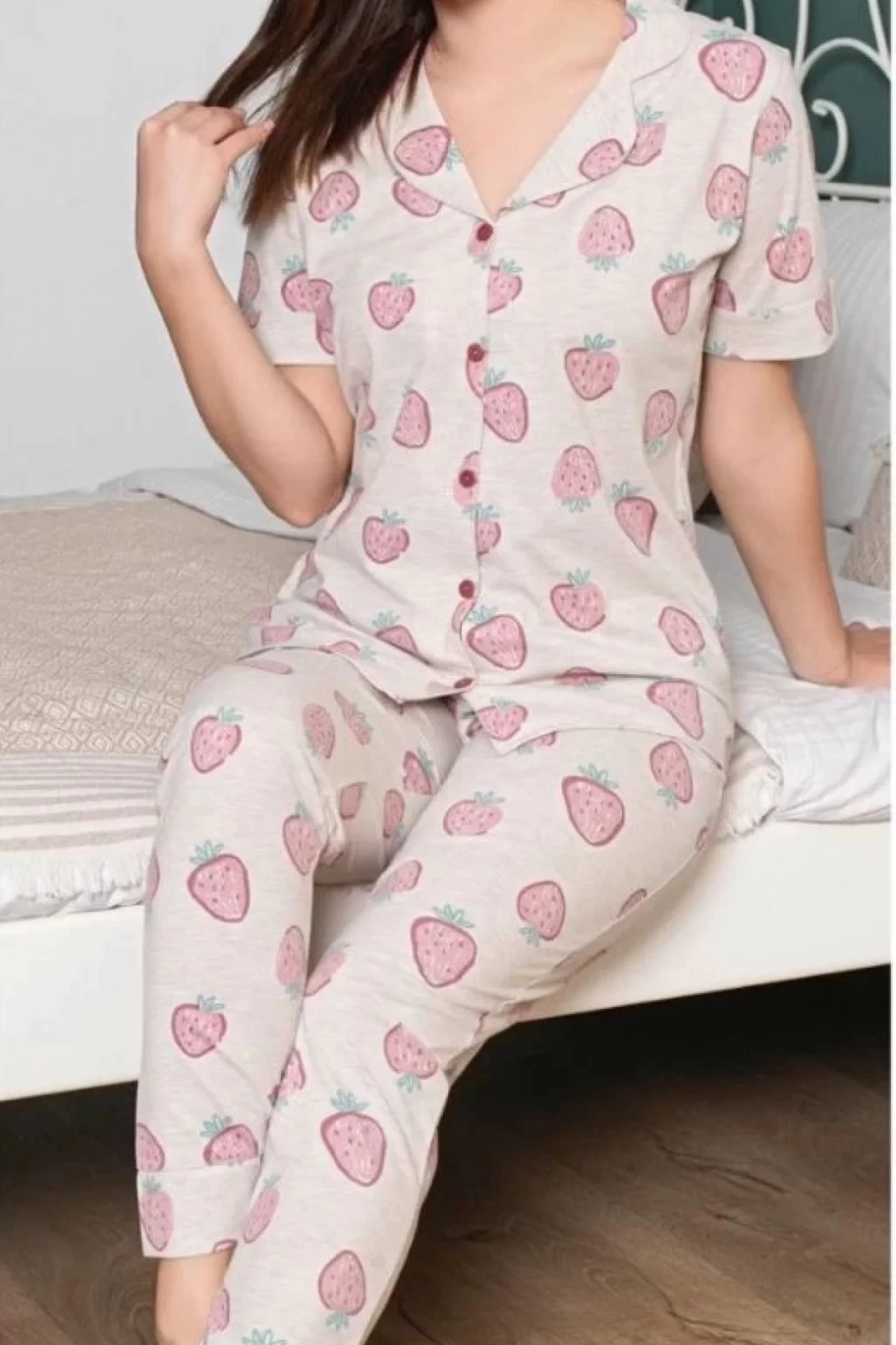 Freshness 100 Çilek Desenli Patlı Kısa Kol Pijama Takımı