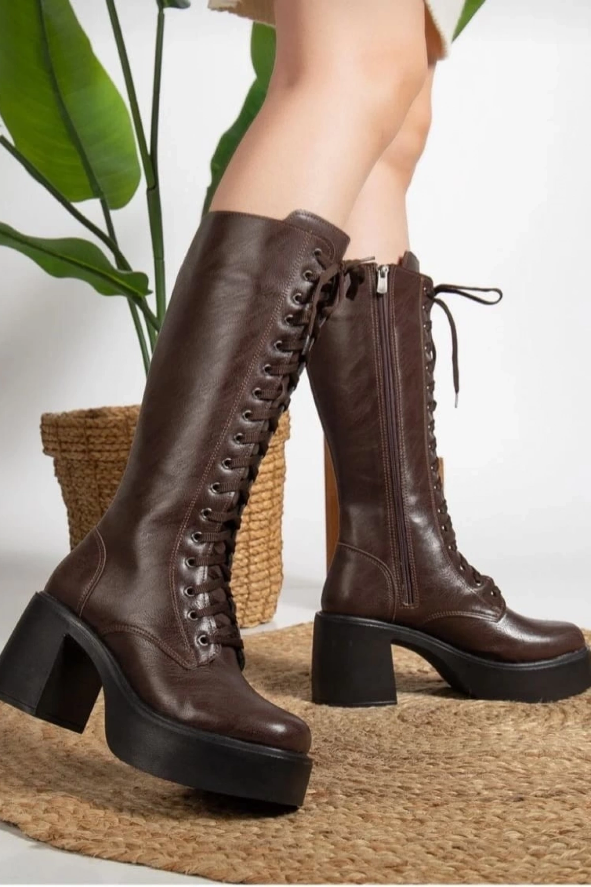 Guay Kahverengi Cilt Bağcıklı Topuklu Çizme
