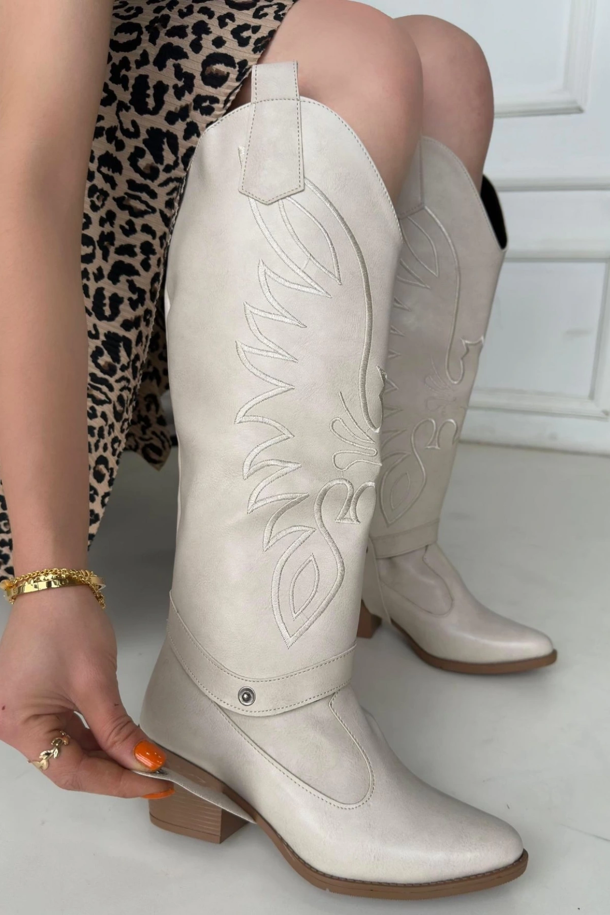 Jilla Bej Cilt Tak Çıkar Topuklu Bot Ve Çizme