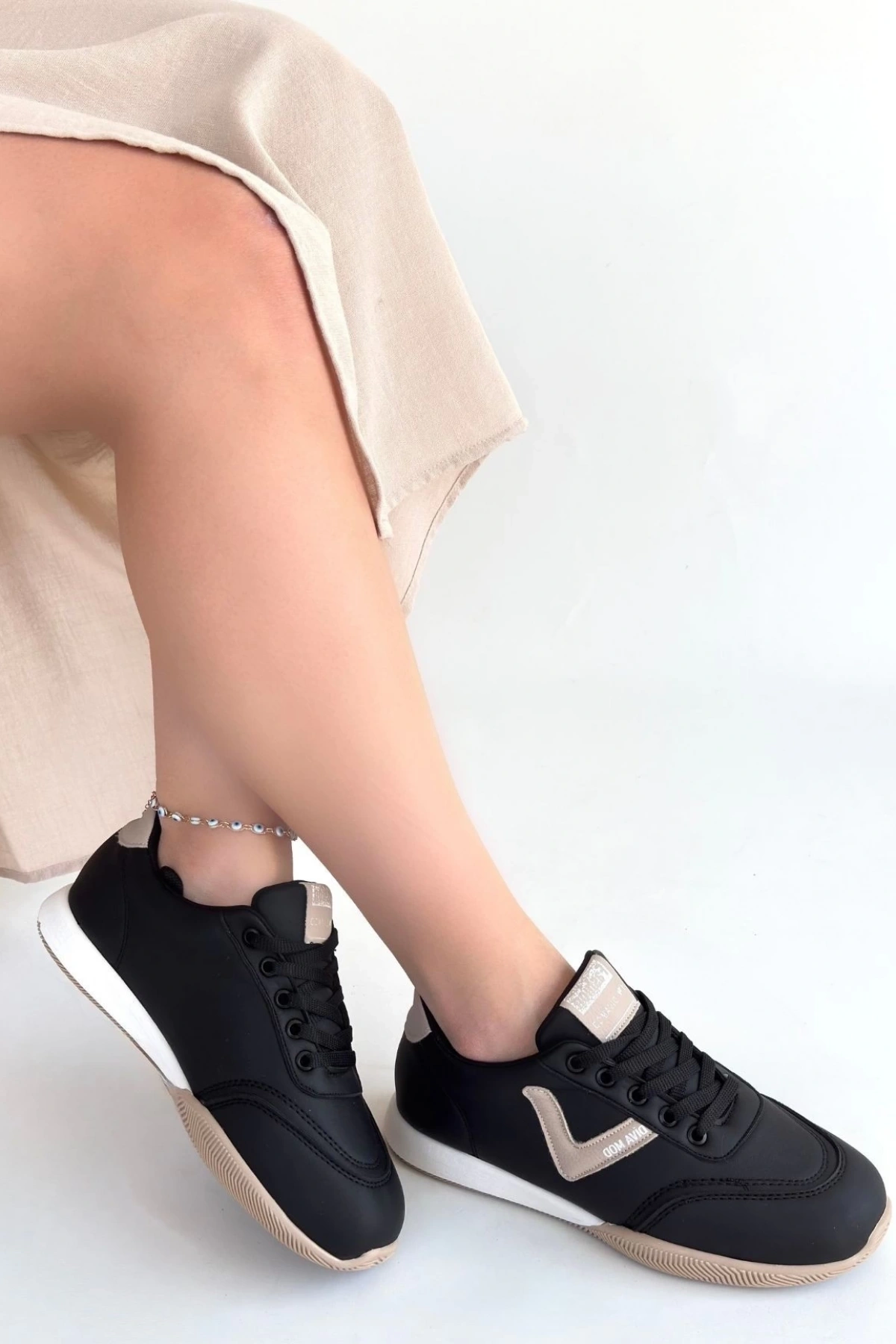 Jowen Siyah Cilt Bej Detaylı Bağcıklı Spor Ayakkabı