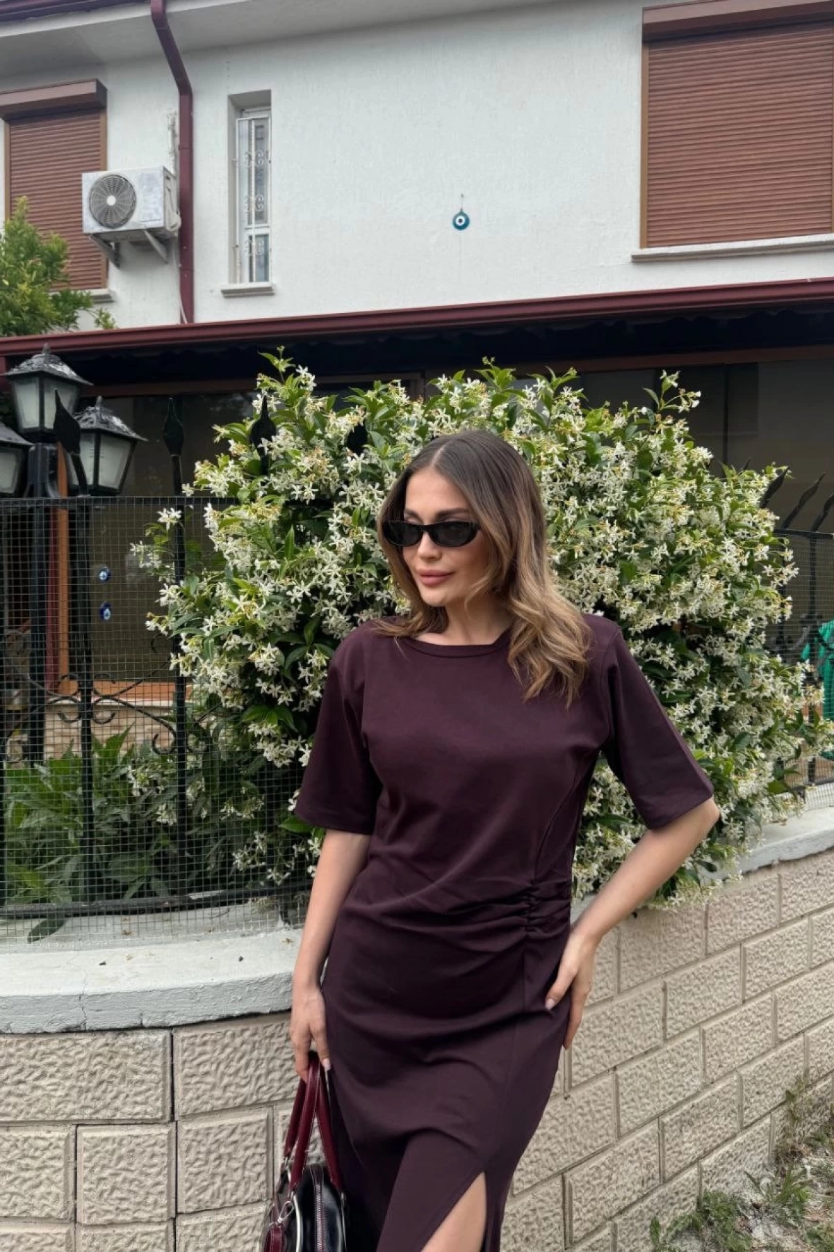 Kadın Kısa Kollu Uzun Yandan Yırtmaçlı Elbise - Kahverengi