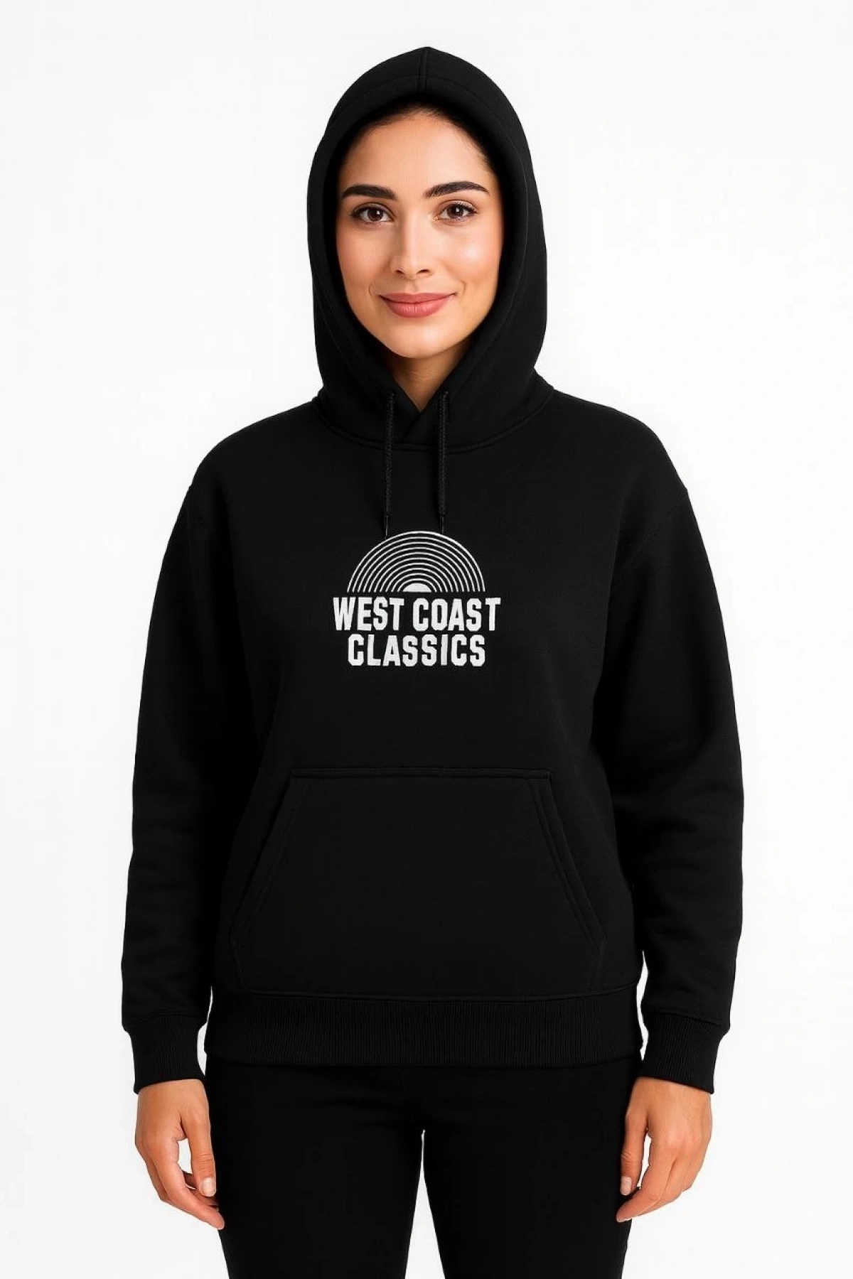 Kadın Kapşonlu Sweatshirt – Oversize Üç İplik Şardonlu Hoodie, “West Coast Classics” Ön & Arka Baskılı, Kanguru Cepli Kışlık Günlük Stil - Siyah
