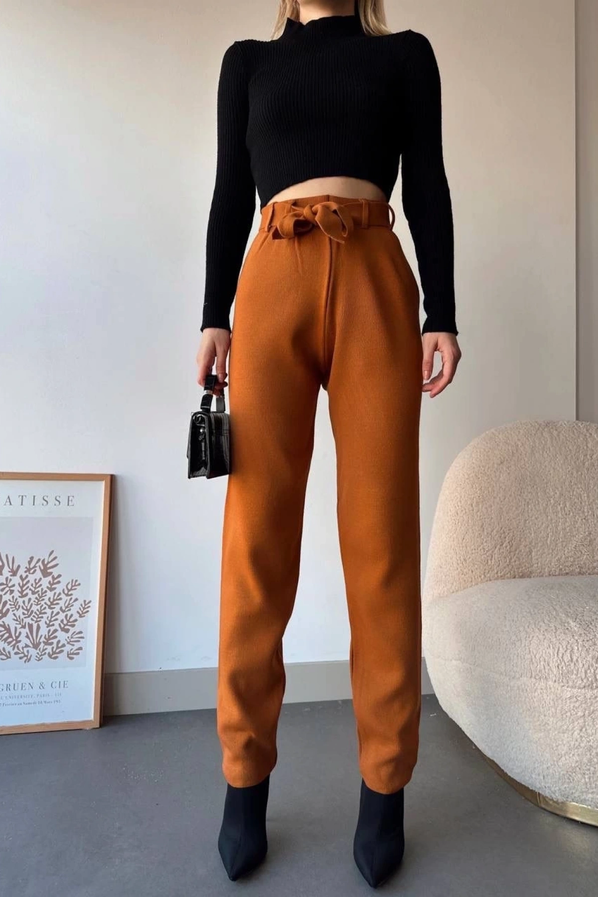 Kendinden kemerli triko pantolon camel