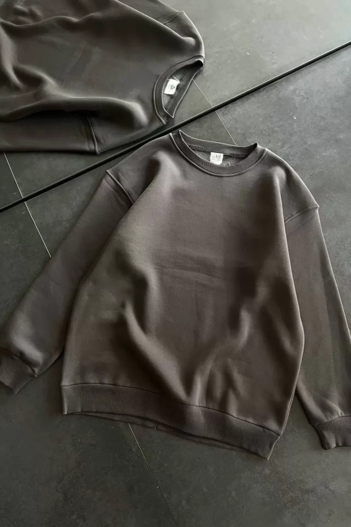 Kışlık Bisiklet Yaka Üç İplik Basic SweatShirt - Füme