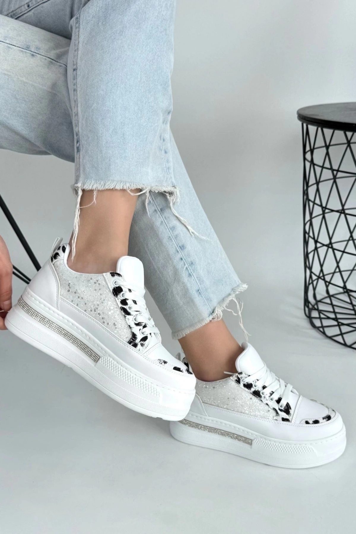 Lawin Beyaz Cilt Beyaz Simli Bağcıklı Spor Ayakkabı