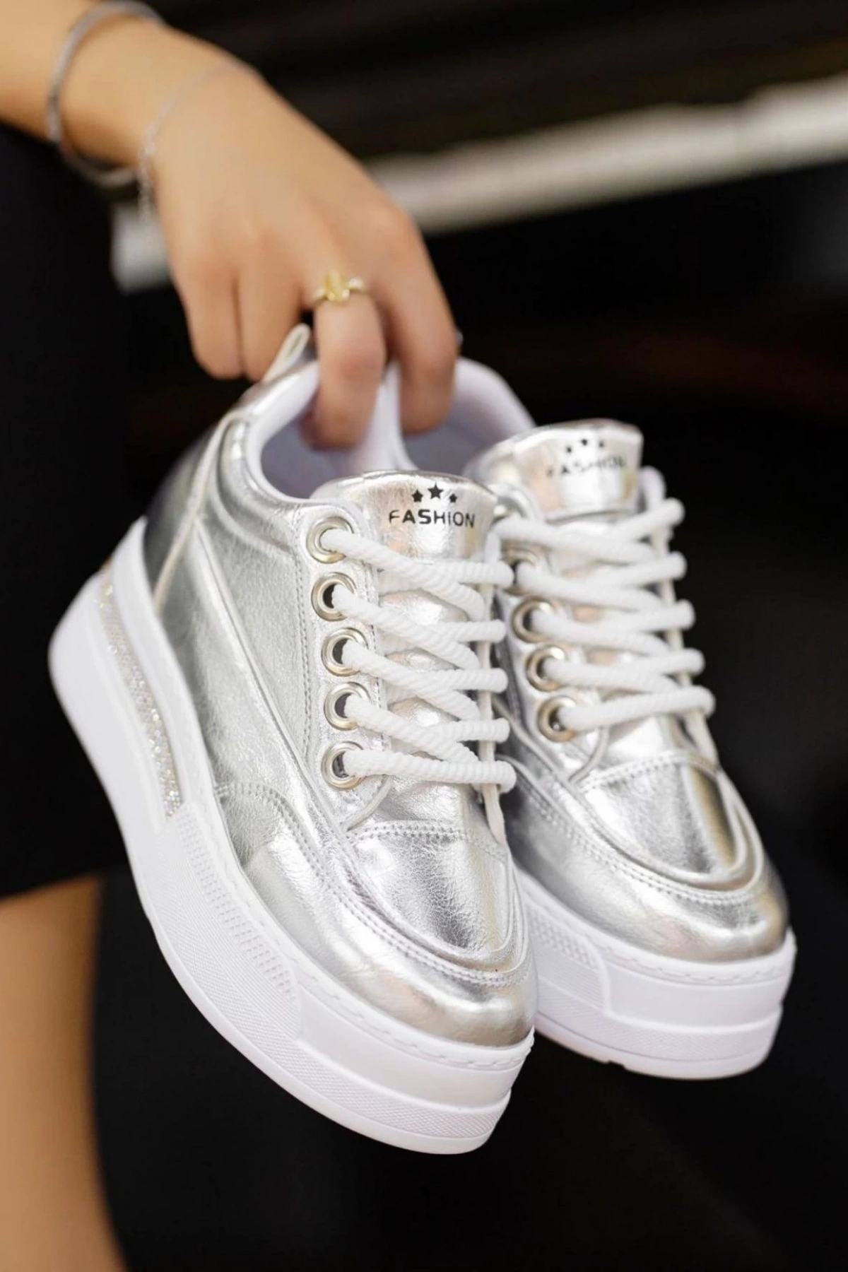 Lulu Gümüş Rugan Bağcıklı Spor Ayakkabı