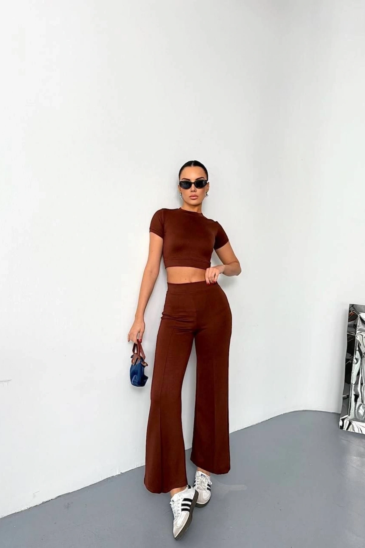 Osy Modal Yumuşak Dokulu Kumaş Kısa Kollu Crop Alt ispanyol Paça Pantalon ikili Takım - Kahverengi