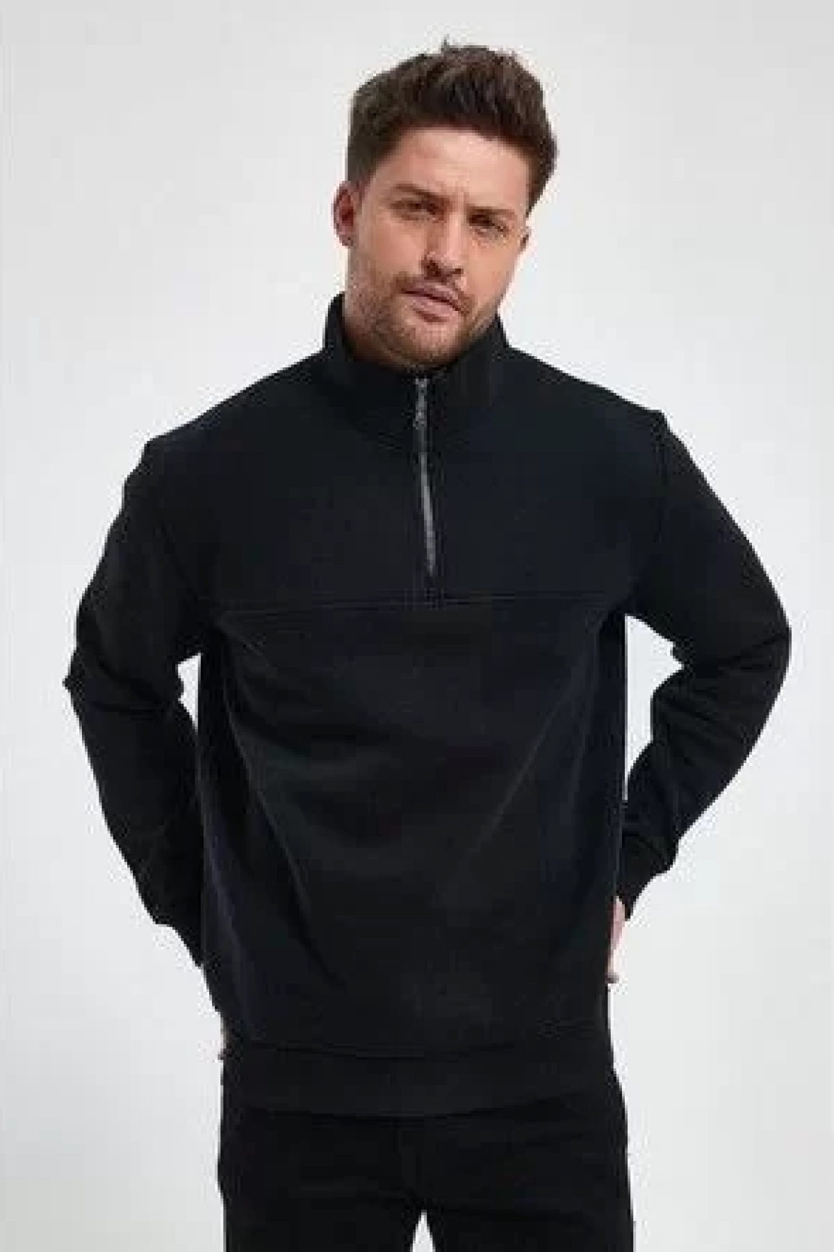 Oversize Yarım Farmuarlı Yakalı Basic SweatShirt - Siyah