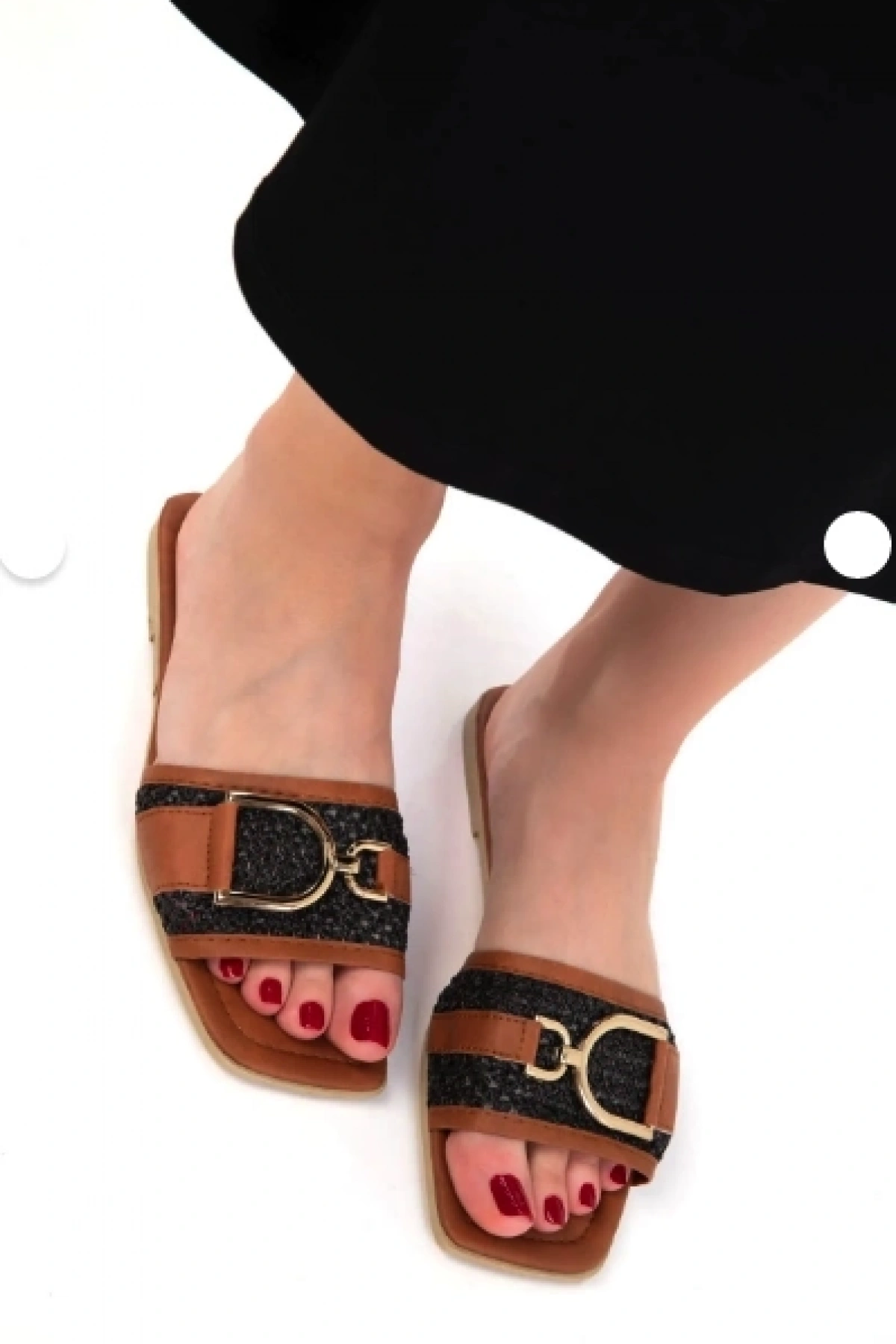 Pıer Siyah Cilt Terlik