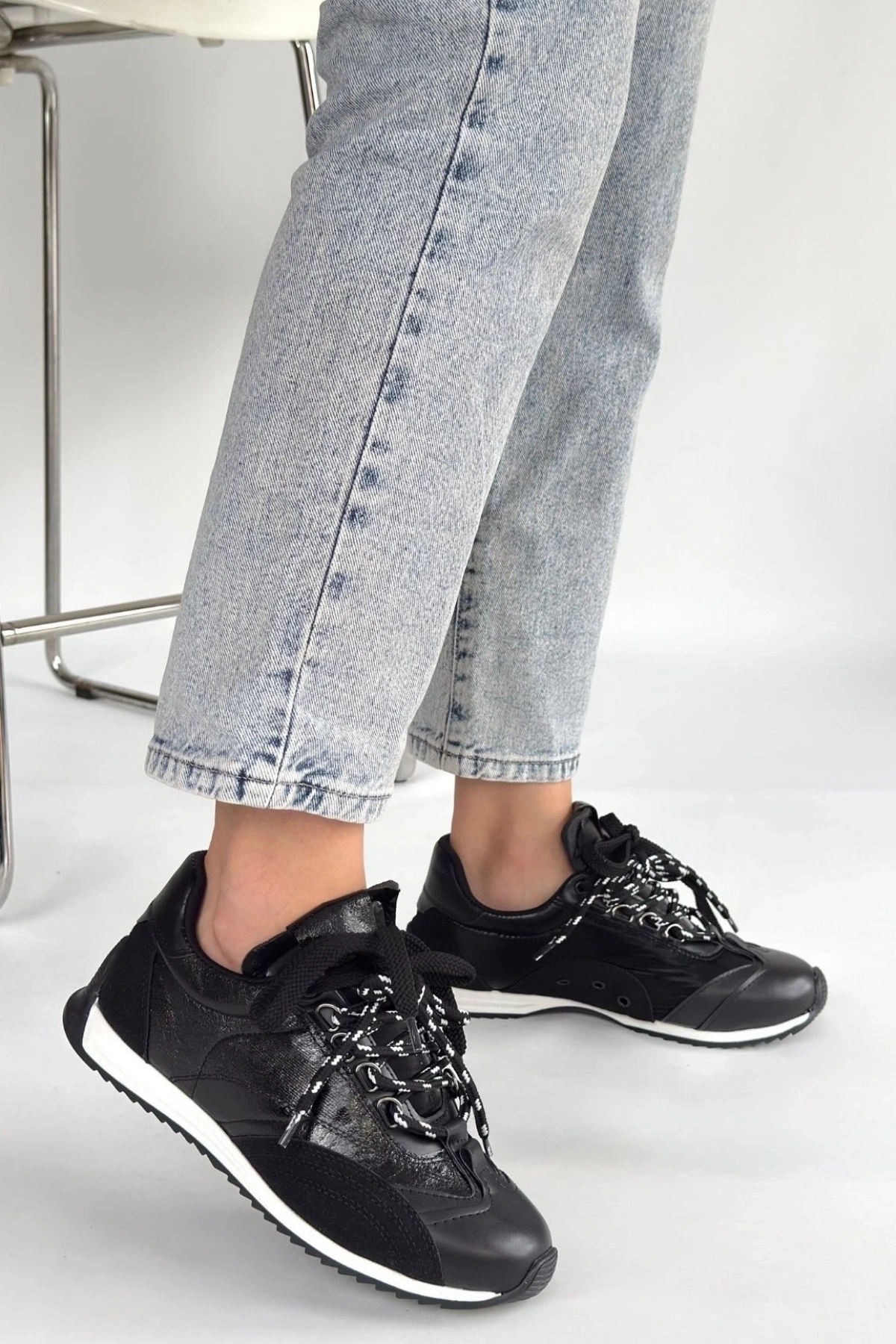 Ranu Siyah Cilt Paraşüt Detaylı Bağcıklı Spor Ayakkabı