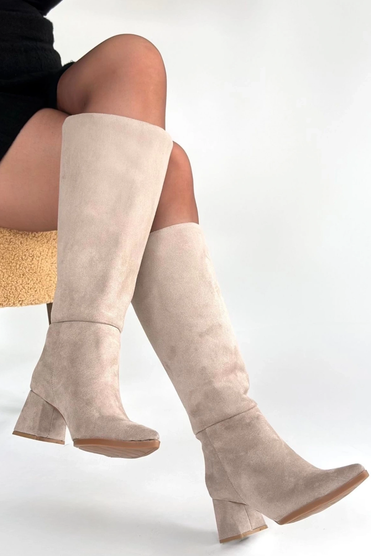 Roksa Bej Süet Topuklu Çizme