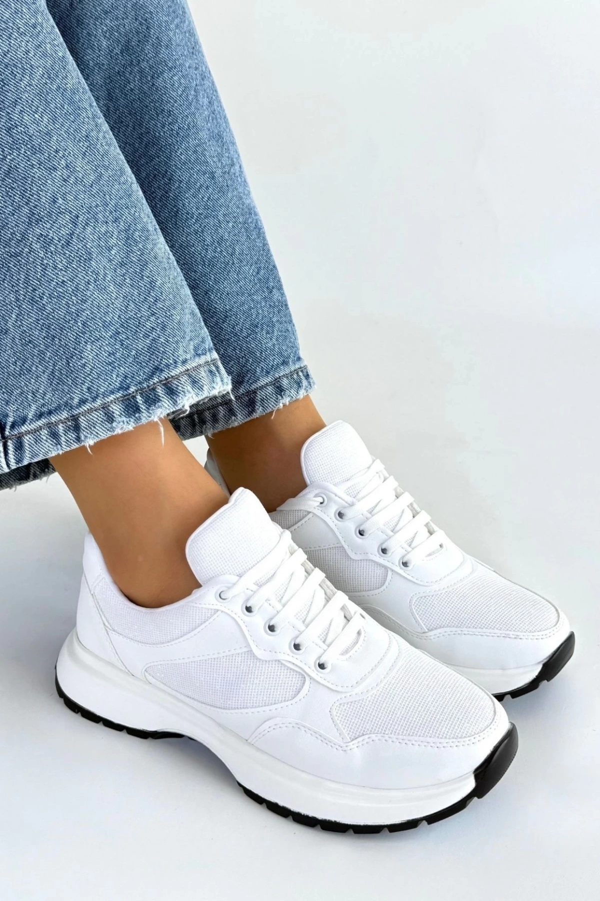 Slar Beyaz Cilt Bağcıklı Spor Ayakkabı