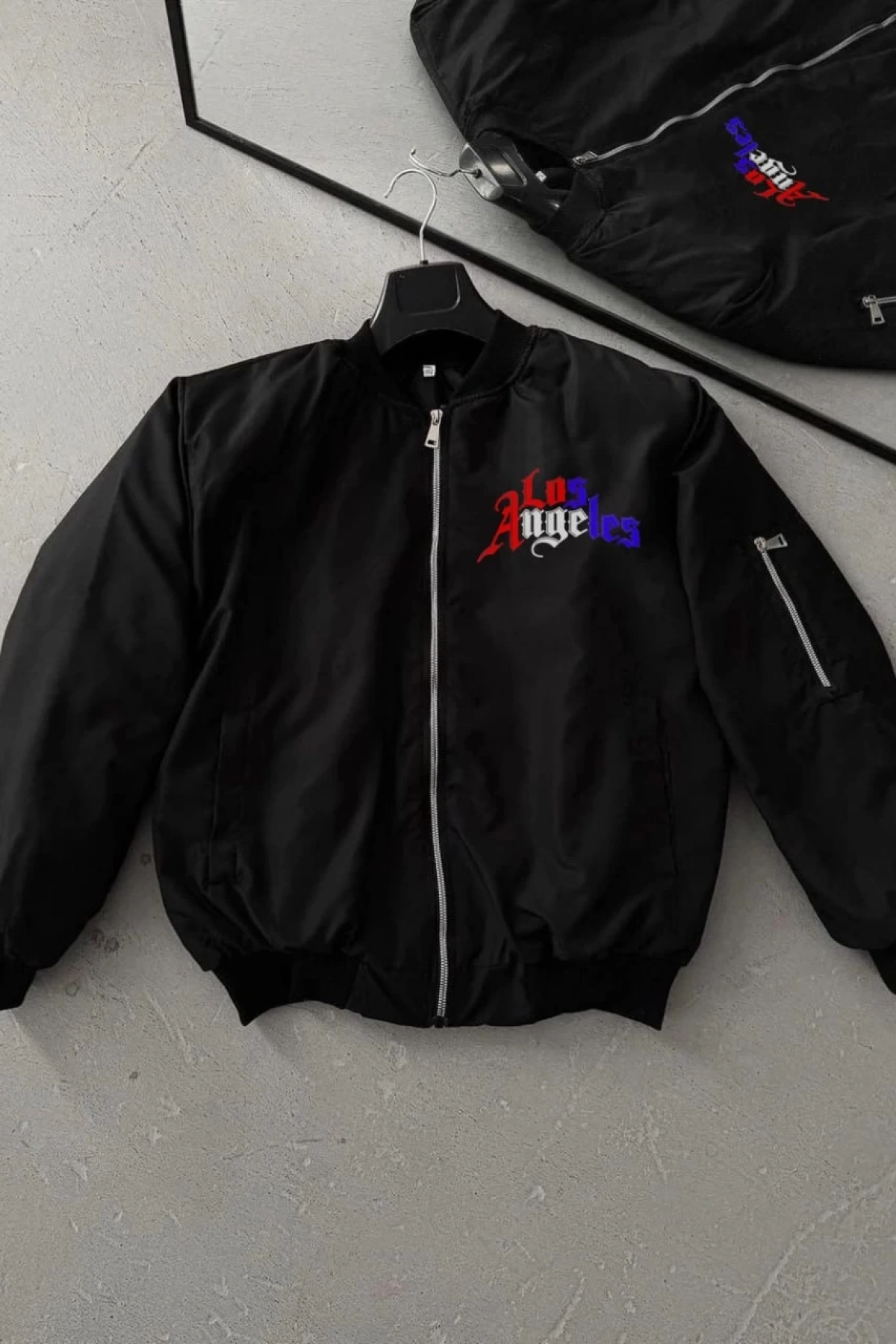 Los Angeles Siyah Bomber Mont – Fermuarlı, Cepli, Kapitone Astarlı, Bahar ve Kış Günlük Kullanım İçin Unisex Ceket- Siyah