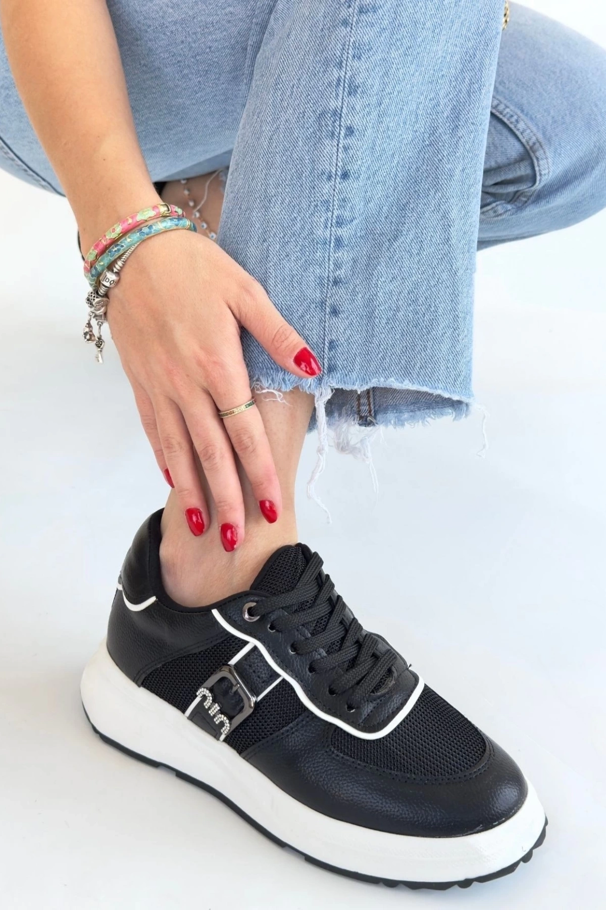 Tanwe Siyah Cilt Bağcıklı Spor Ayakkabı