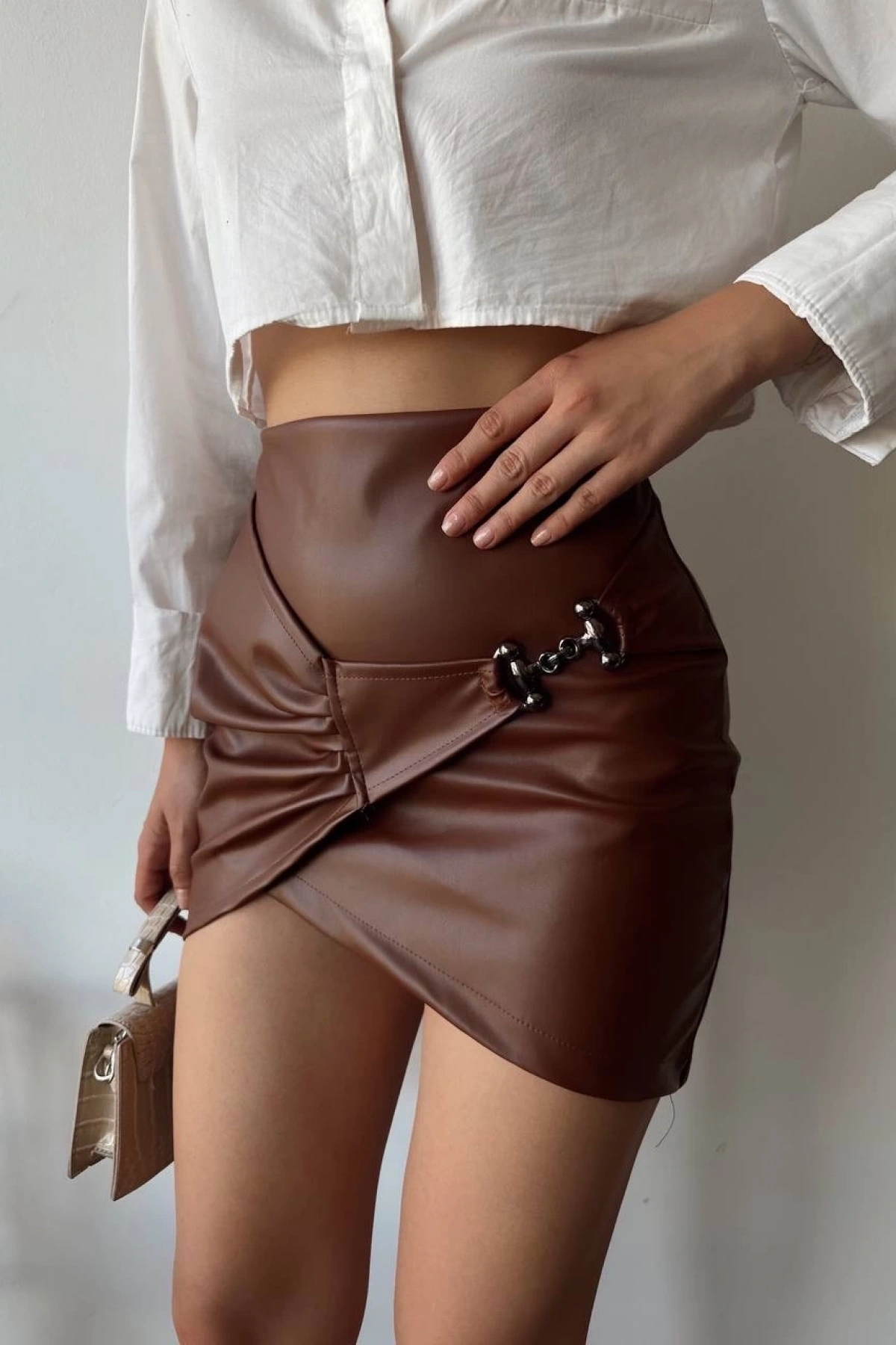 Tokalı deri etek kahve s240097