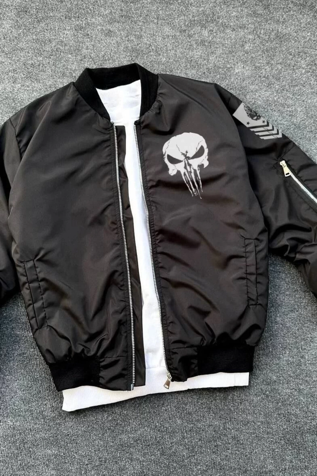 Siyah Askeri Tarz Bomber Mont – Unisex, Punisher Skull Detaylı, Fermuarlı, Cepli, Uzun Kollu, Bahar ve Kış Günlük Moda İçin Uygun - Siyah