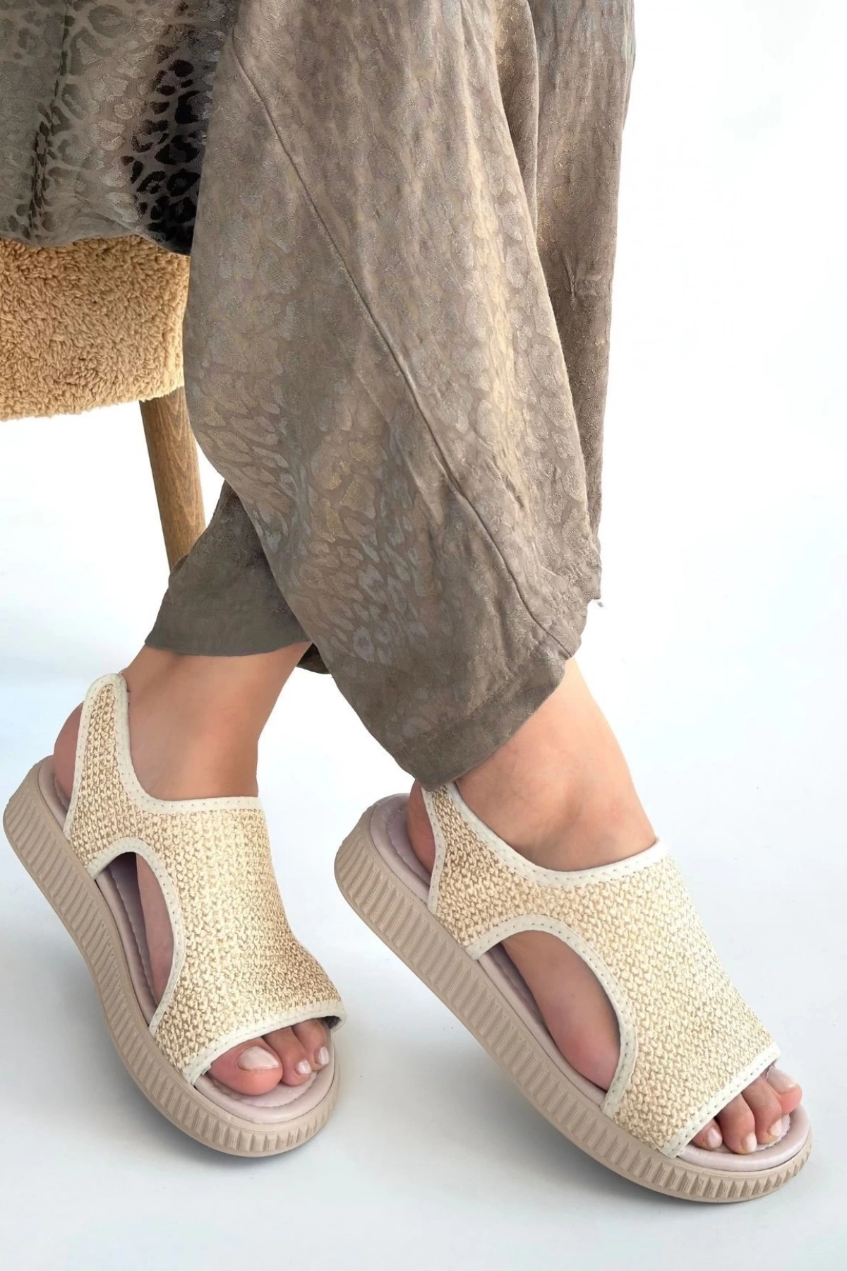 Wayi Bej Hasır Cilt Sandalet