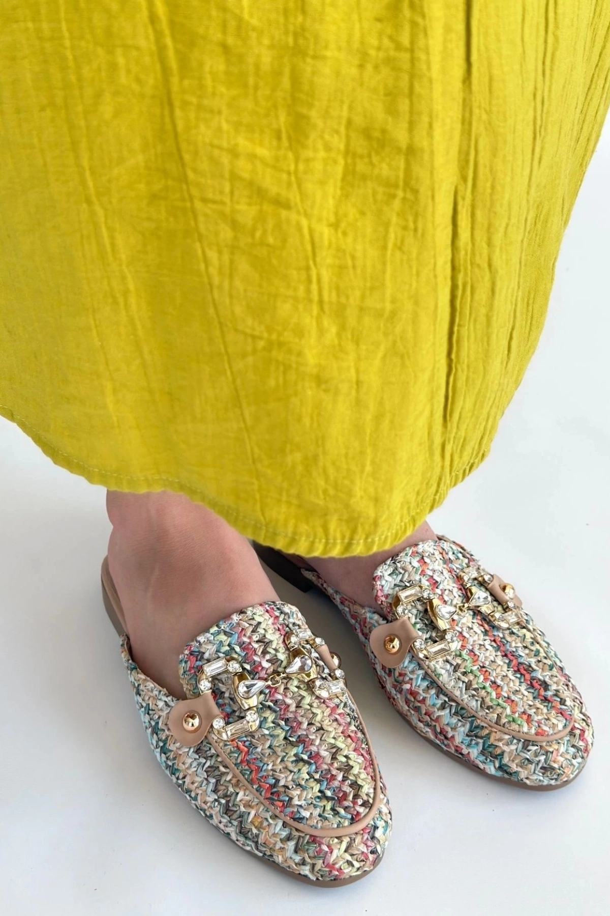 Yenda Renkli Dokumalı Terlik