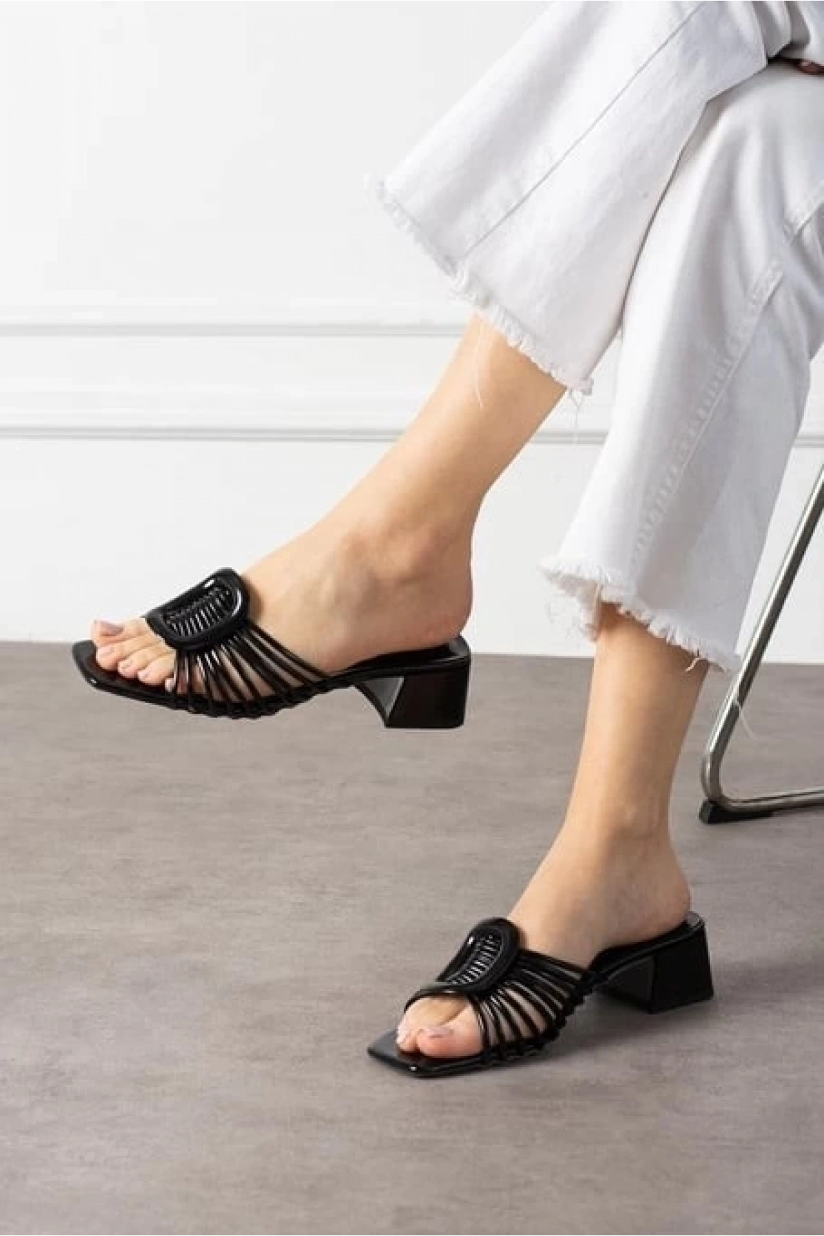 Anca Siyah Rugan Topuklu Terlik