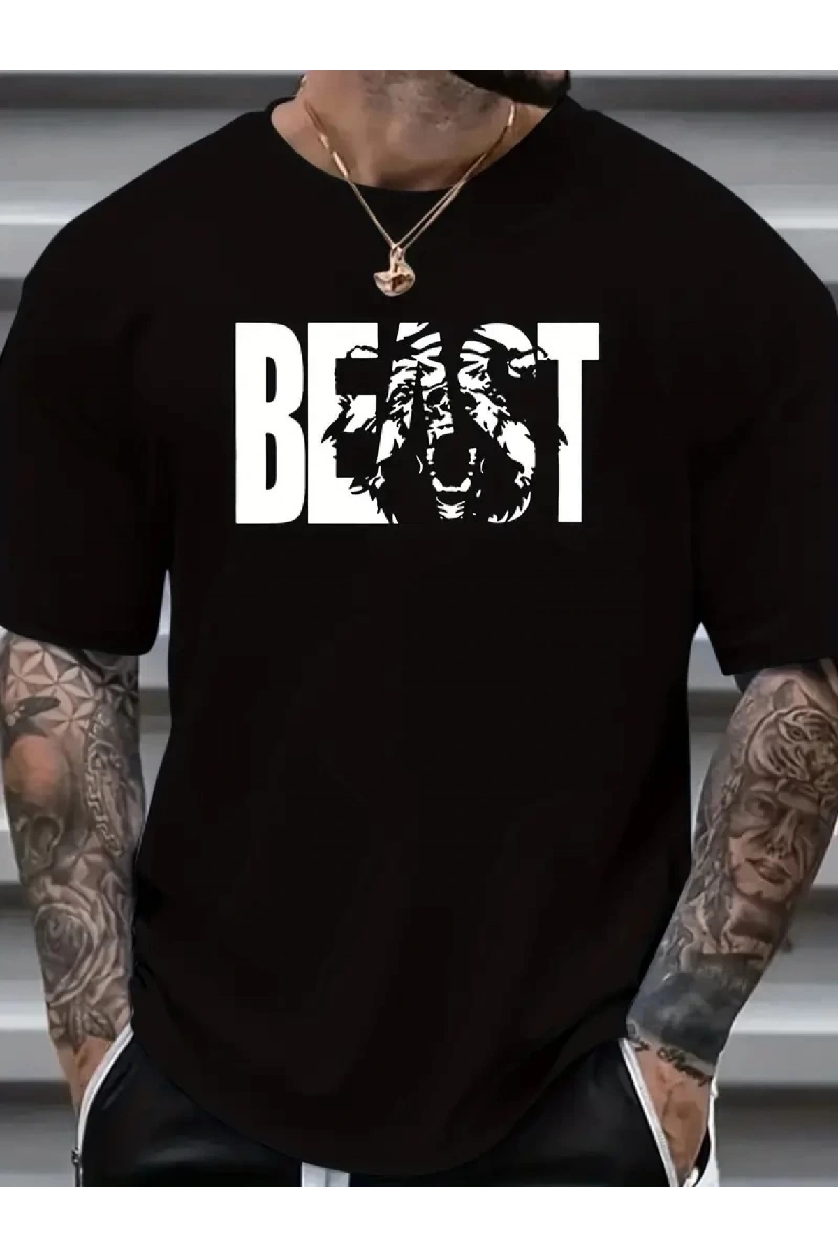 Eşsiz Baskı Tasarımlı Şık Büyük Beden Erkek Tişörtü - Rahat Polyester, Makinede Yıkanabilir, Yuvarlak Yaka - Her Mevsim İçin Mükemmel - Siyah