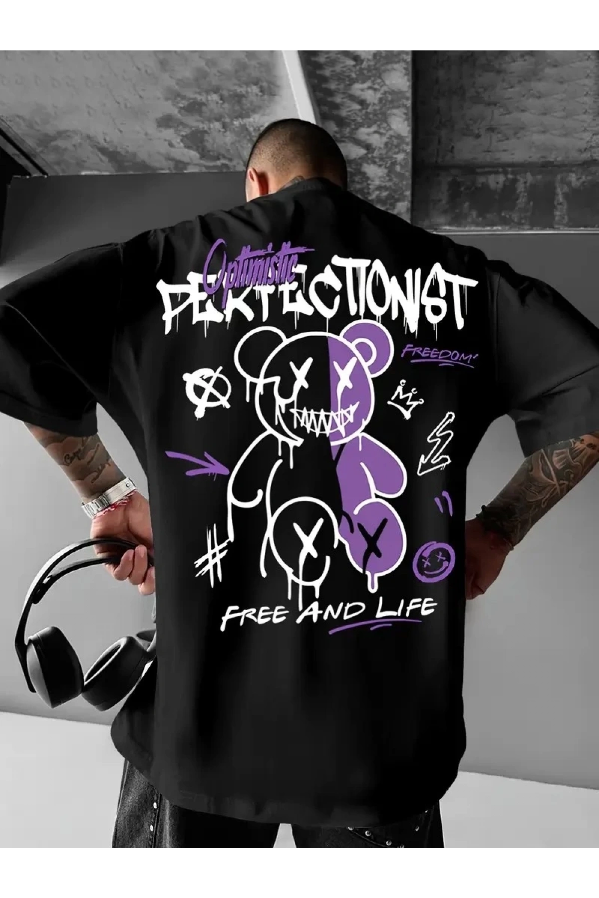 Erkek OversizeGrafik Tişört CAMPBRASTCOOPERATION Kalın Yazı Bisiklet Yaka, Kısa Kol, Kalın Mor ve Siyah Desenli Yazlık Sokak Kıyafeti - Siyah