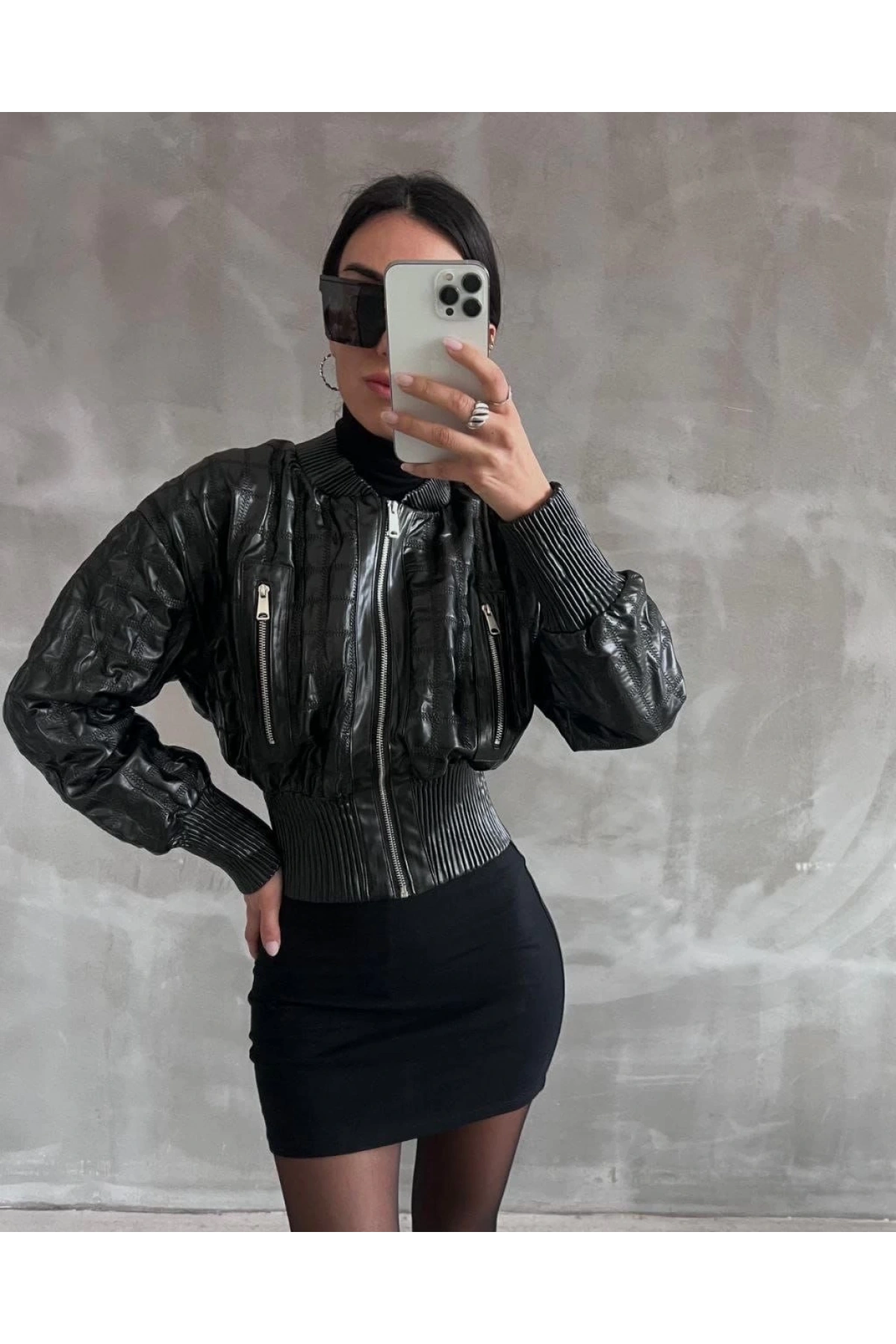 Beli büzgülü crop deri ceket siyah