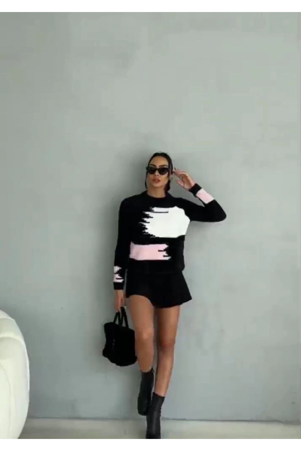 Bıyıklı triko kazak siyah