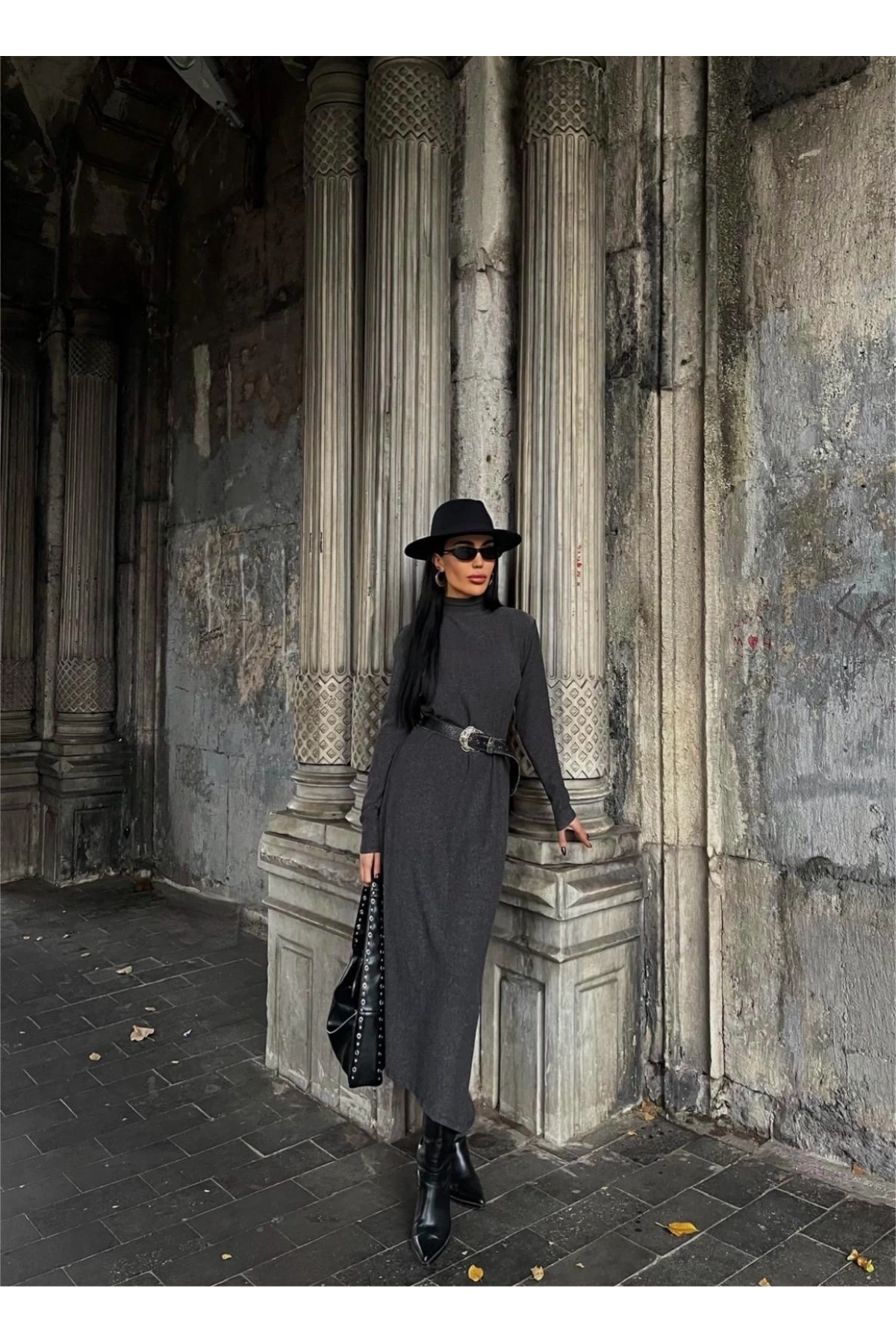 Boğazlı kalın bürümcük uzun elbise siyah