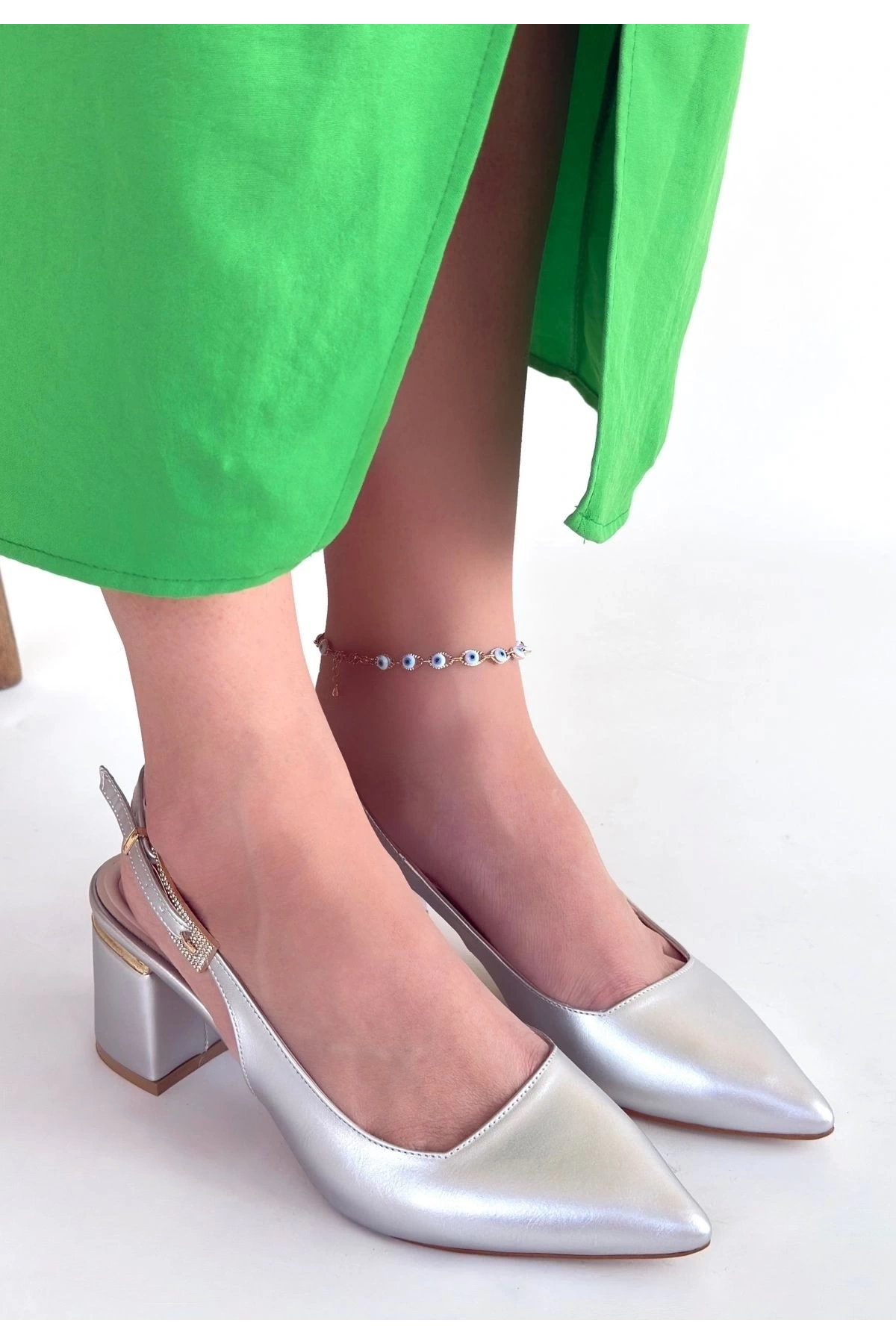 Buant Gümüş Cilt Topuklu Ayakkabı