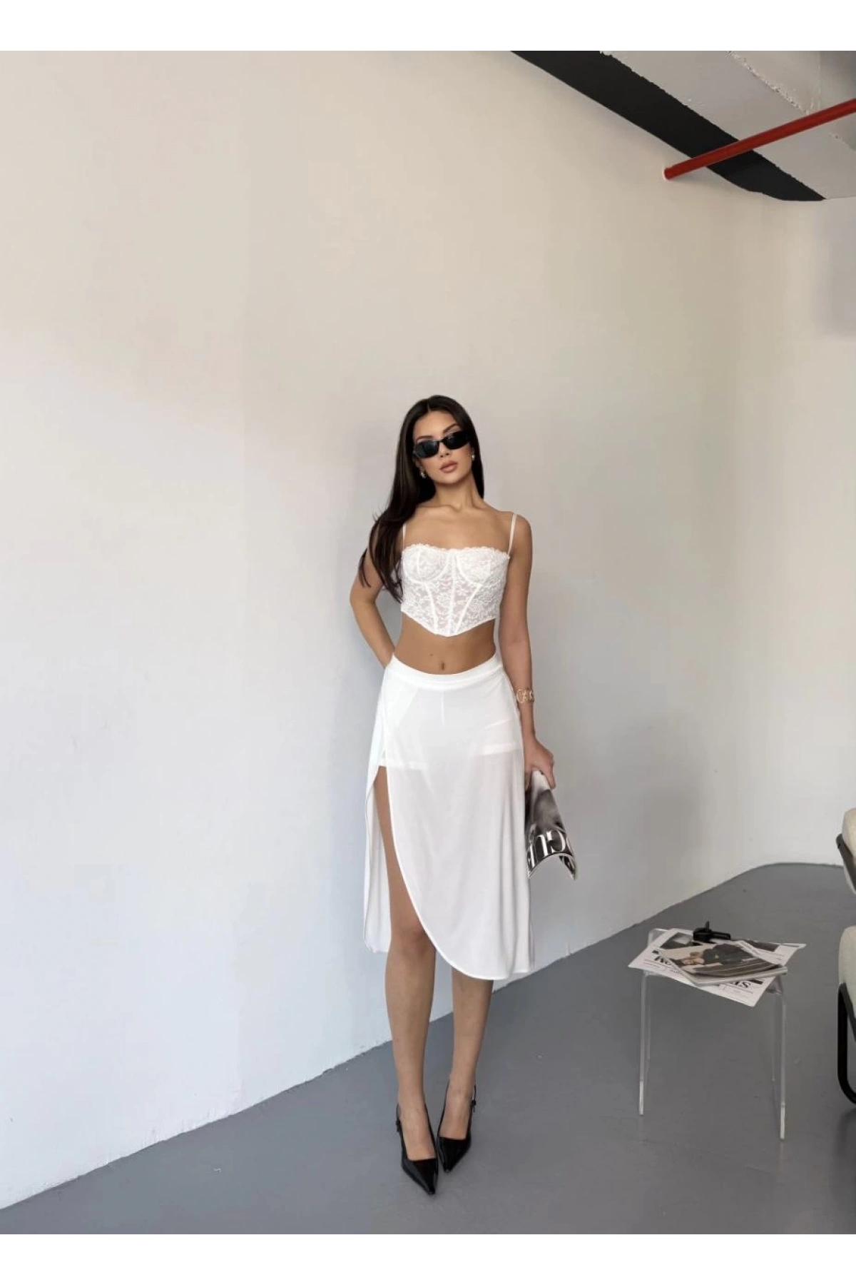 Çepli Şortlu Yırtmaçlı Etek - Beyaz