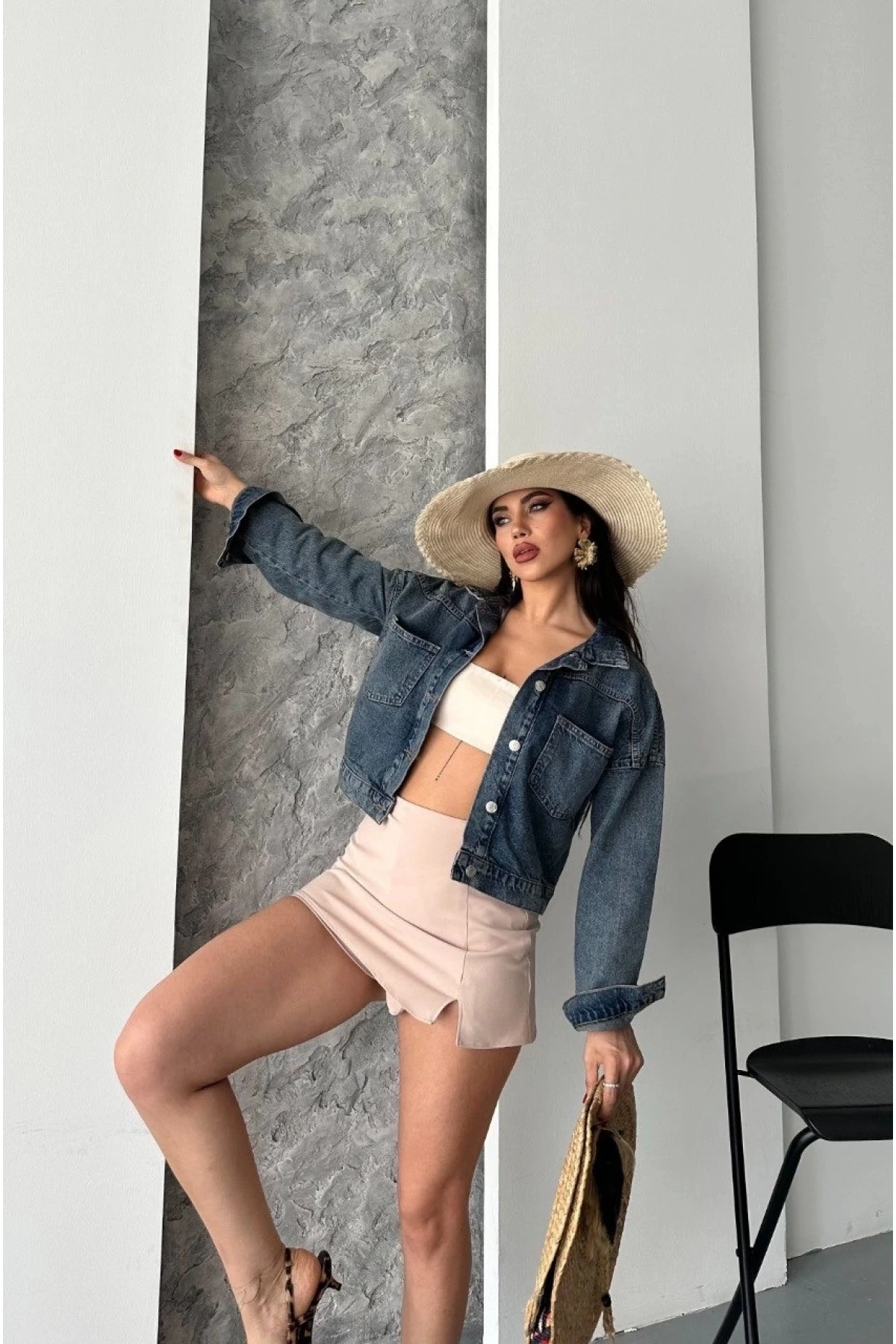 Çift cepli kol katlamalı kar yıkama crop kot ceket kahve tint d2000